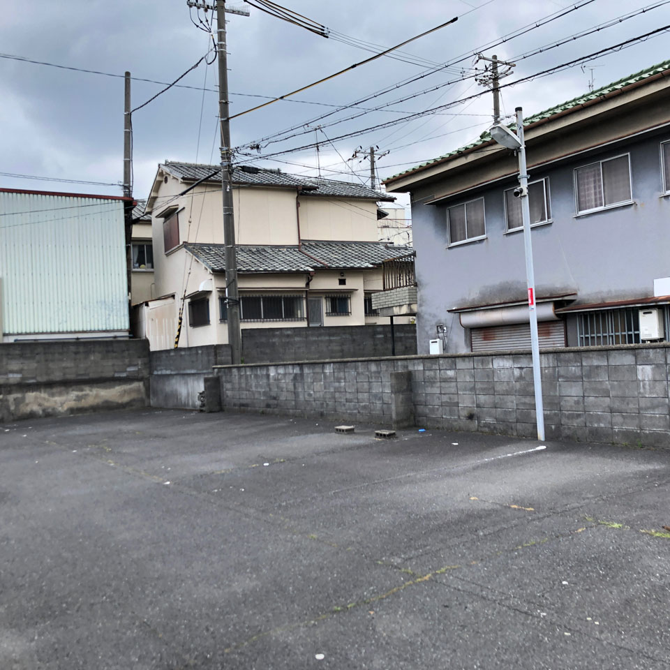 大阪の狭小地に建つデザイン住宅