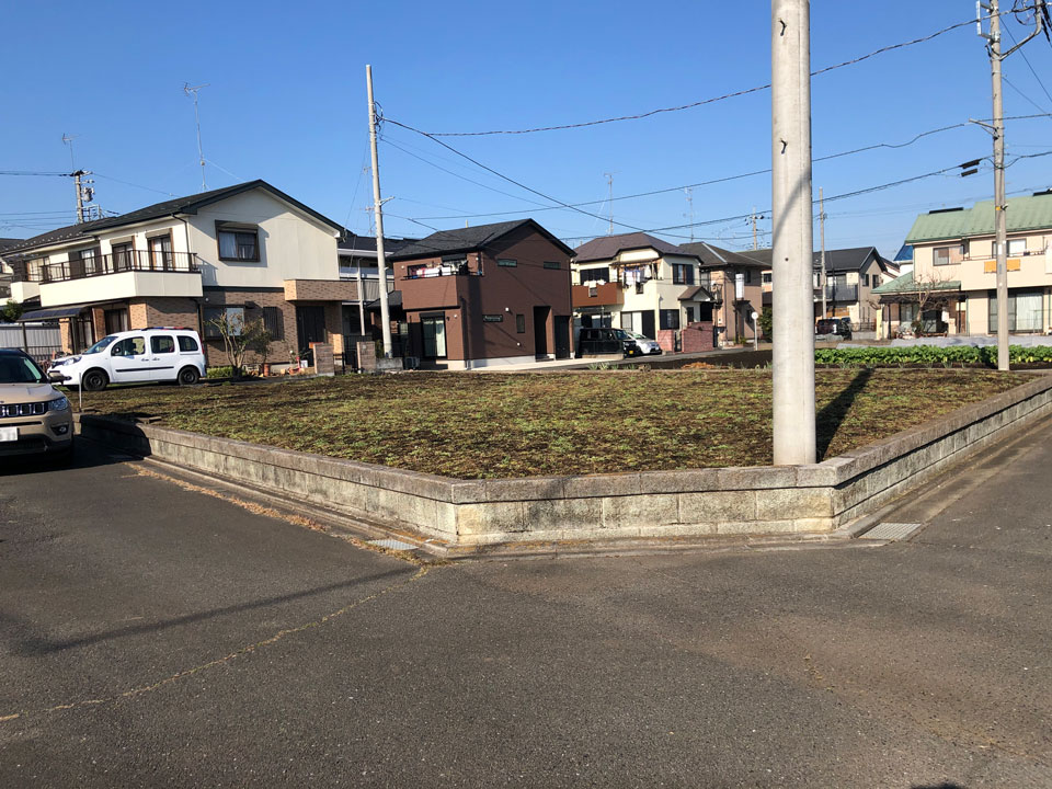 三面道路に接する相模原の家