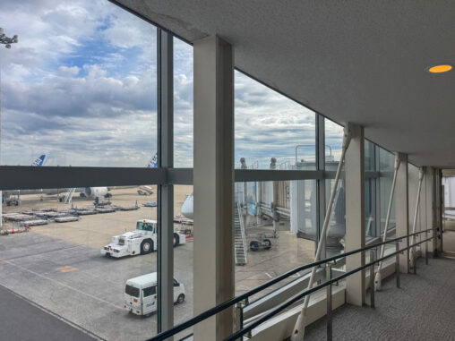 フランスに向けて羽田第二ターミナルから出発