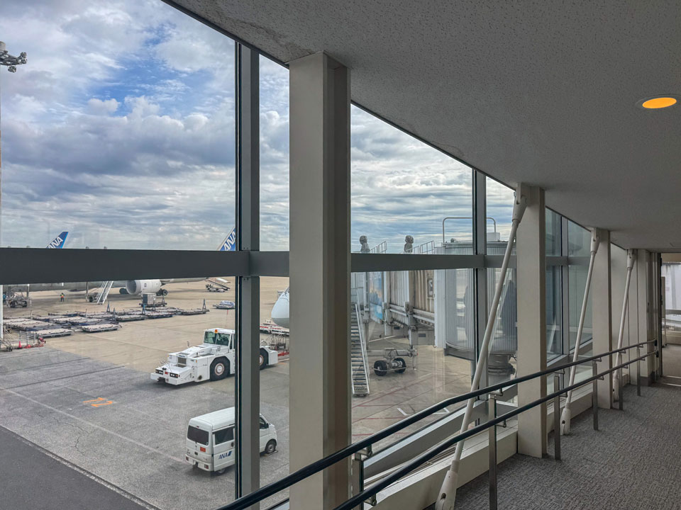 フランスに向けて羽田第二ターミナルから出発