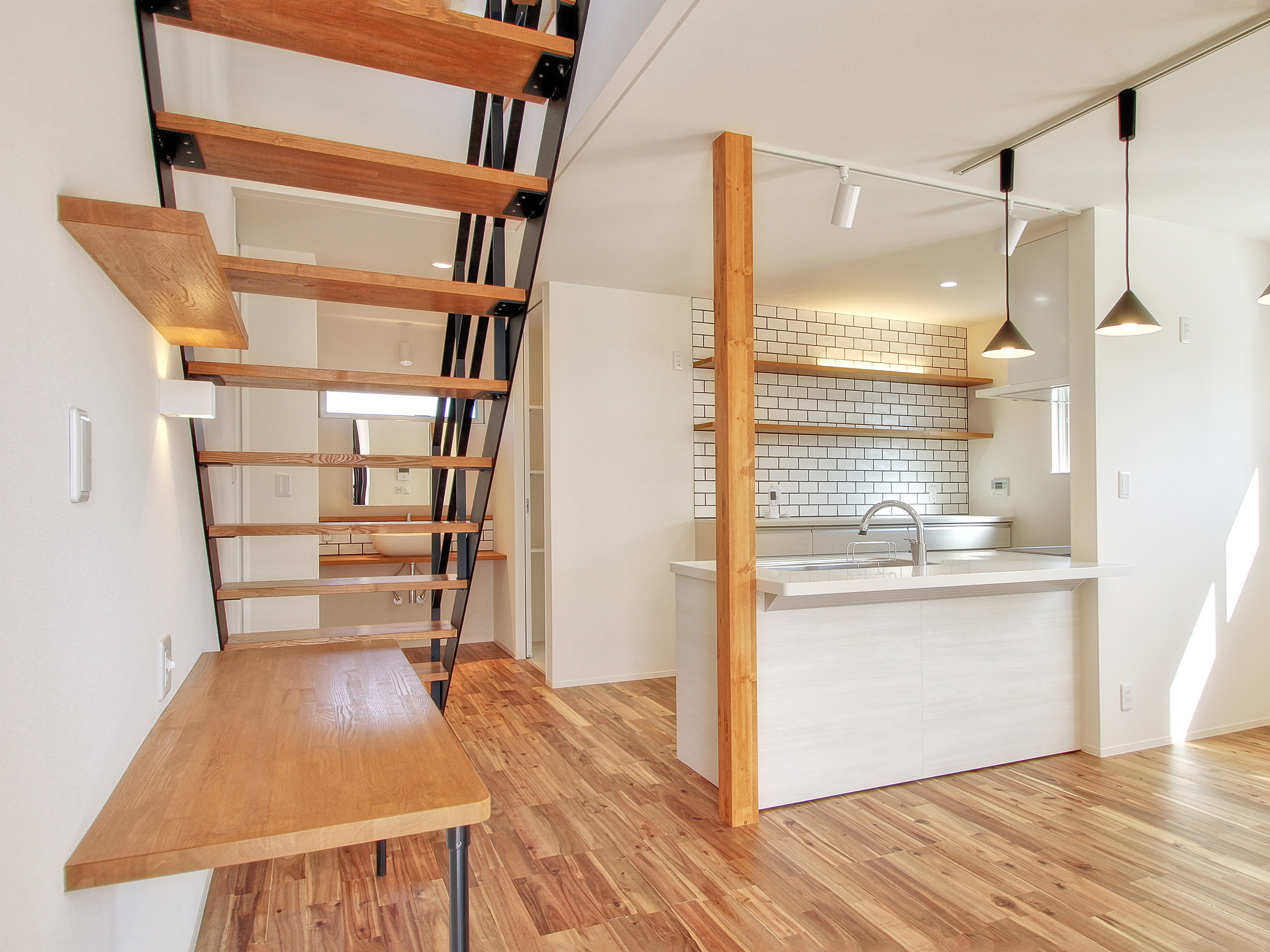 Counter under skeleton stair