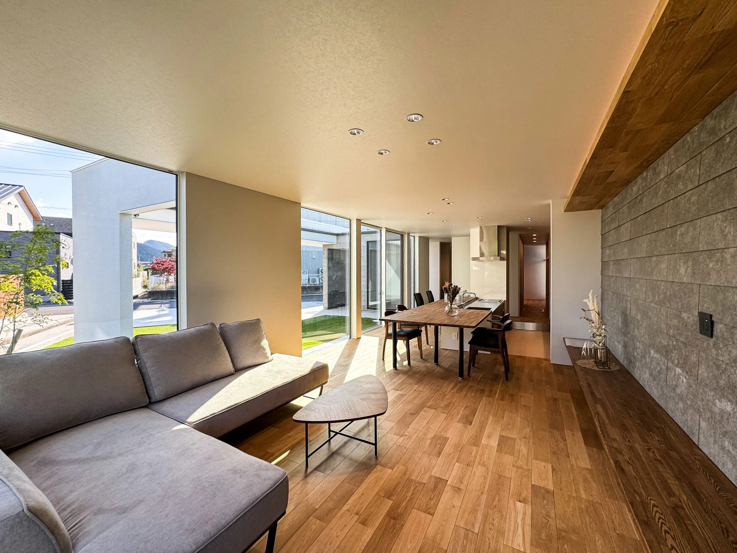 IEHAKU MODEL HOUSE リビング