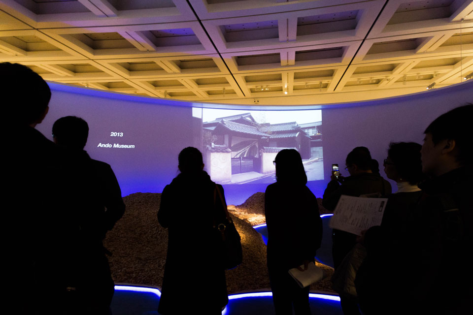 安藤忠雄展 シアター展示